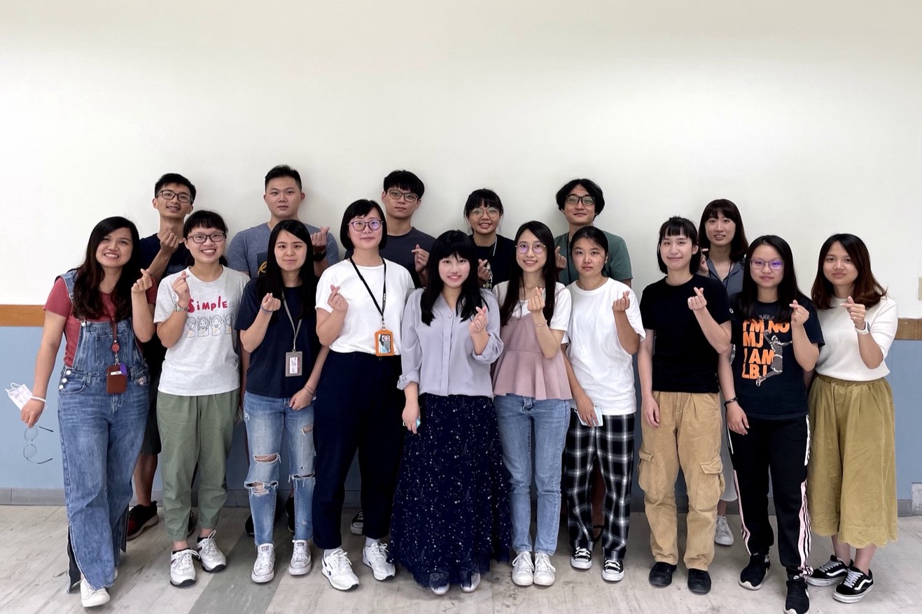 Associate Professor Wei-Hsuan Hsu with her laboratory members